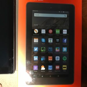 Amazon Fire 7 brand new took out for pics new case